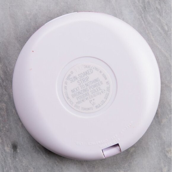 MAC cosmetics Next to Nothing Bronzing Powder - Picture 9 of 11